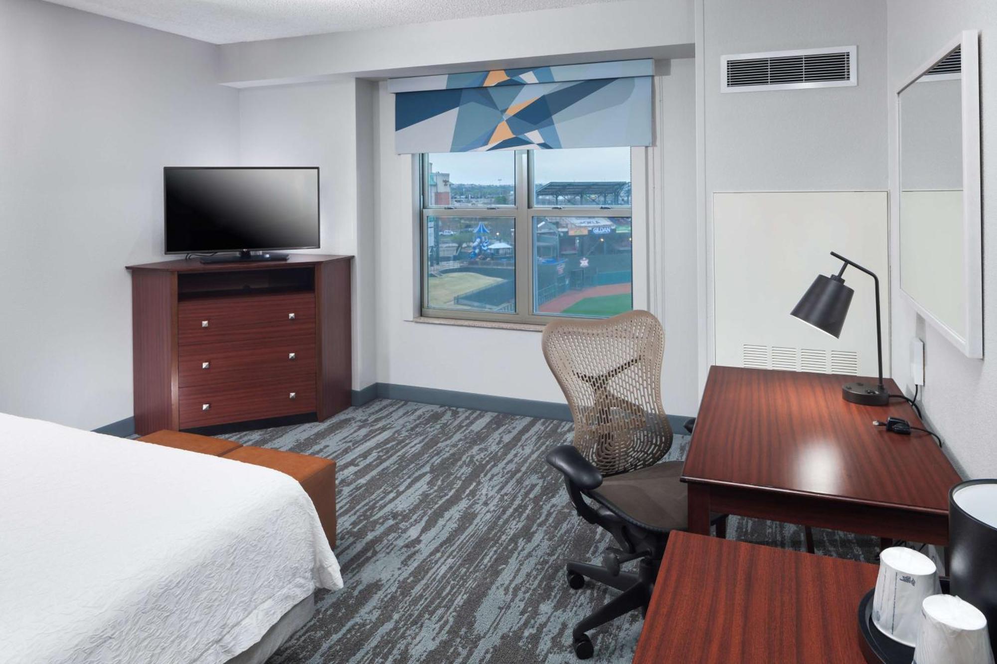 Hampton Inn & Suites Oklahoma City-Bricktown Экстерьер фото